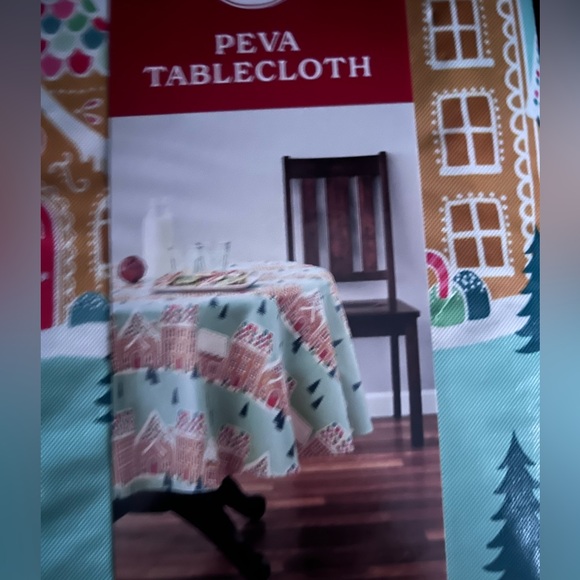 Holiday Time PEVA Tablecloth 70" Round Gingerbread Christmas Decoration New - Picture 2 of 3